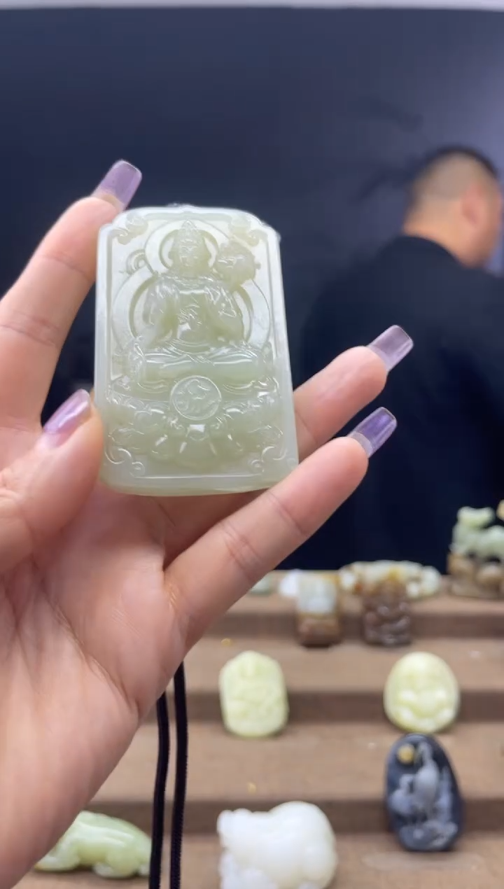颈饰未镶嵌和田玉1