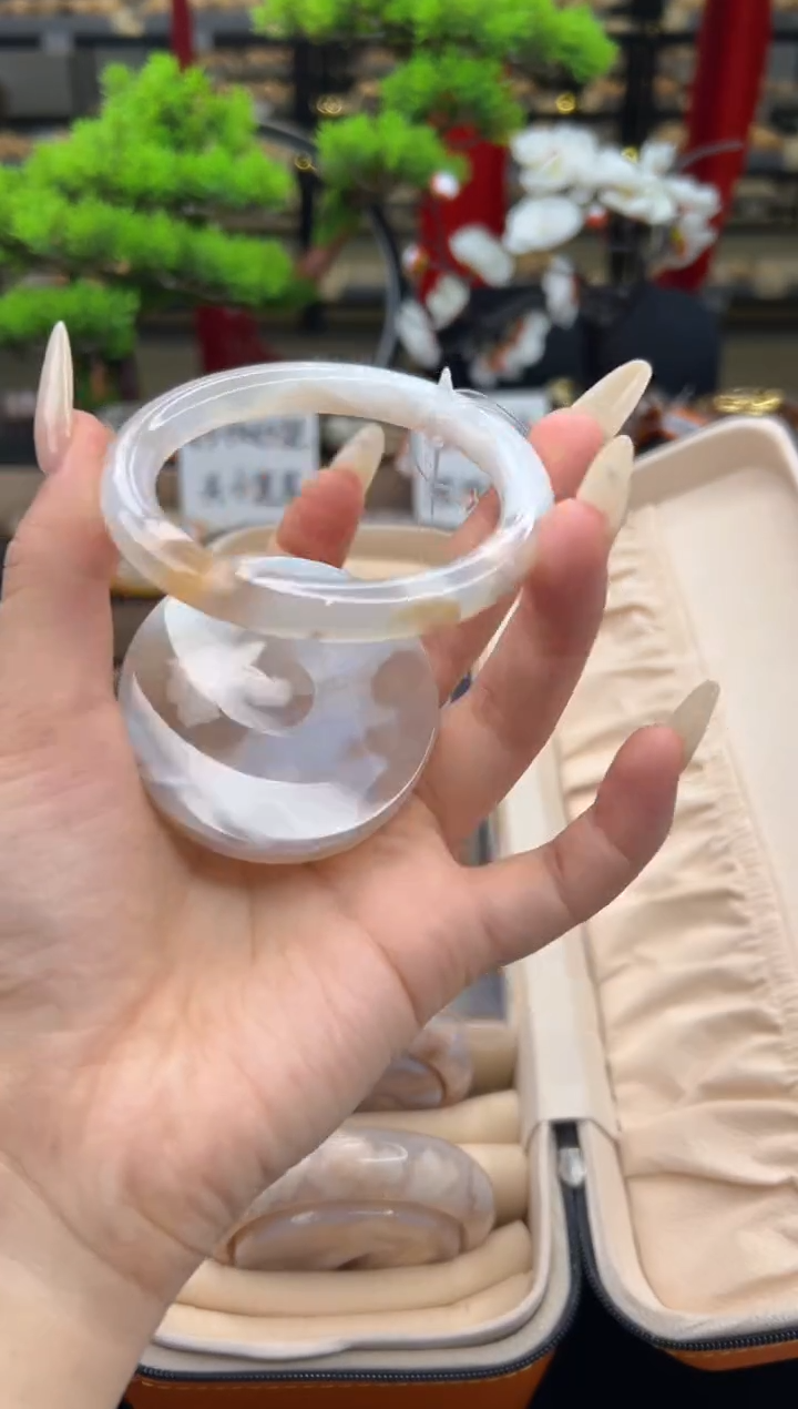 【闪购商品】石英质玉未镶嵌手镯57圈口（赠送镯心）11157