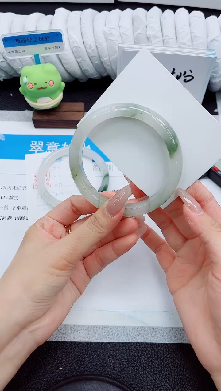 石英质玉手镯未镶嵌232-64
