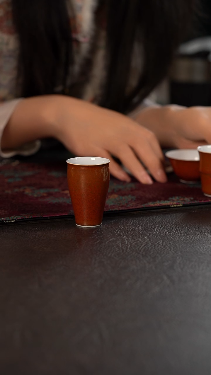 轩泥塘红金花釉 美人杯