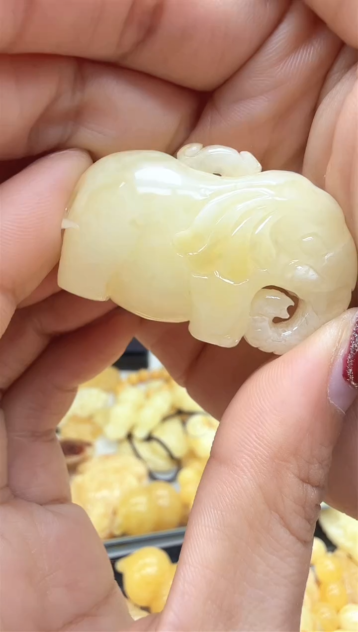 【闪购商品】琥珀裸石未镶嵌挂坠