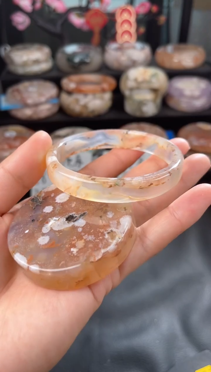 【闪购商品】石英质玉手镯未镶嵌61