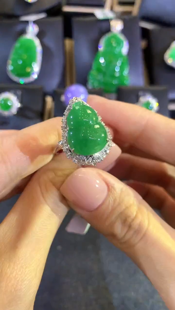 【闪购商品】翡翠戒指18K金镶嵌a179         