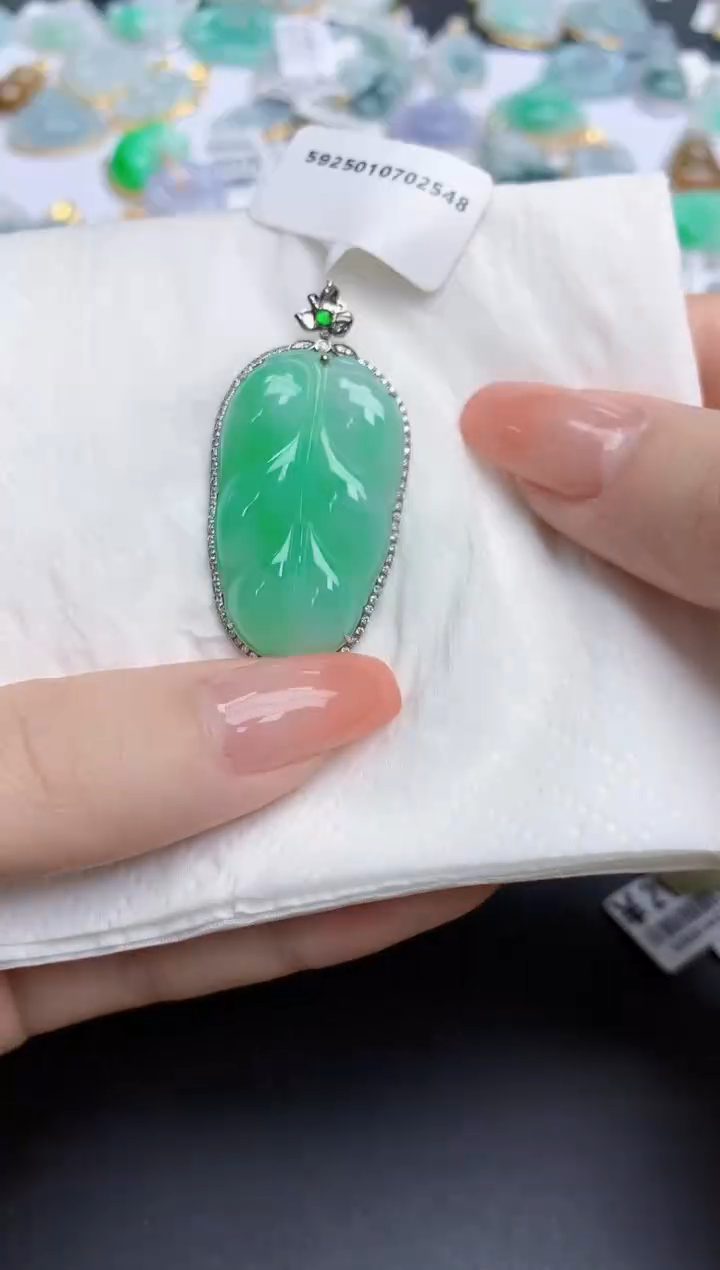 【闪购商品】翡翠颈饰18K金镶嵌天然缅甸翡翠A货