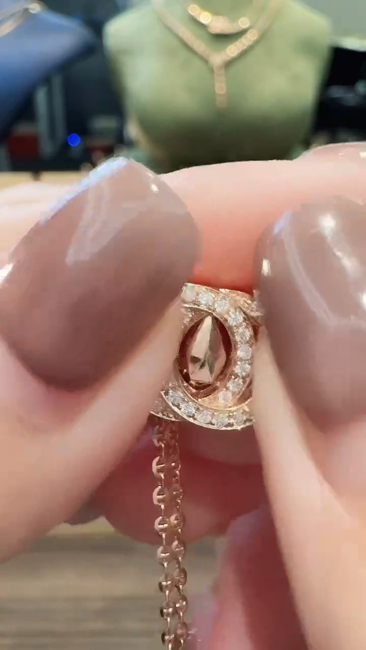 吊坠(不含链)18K金镶嵌天然钻石18K金钻石香香吊坠