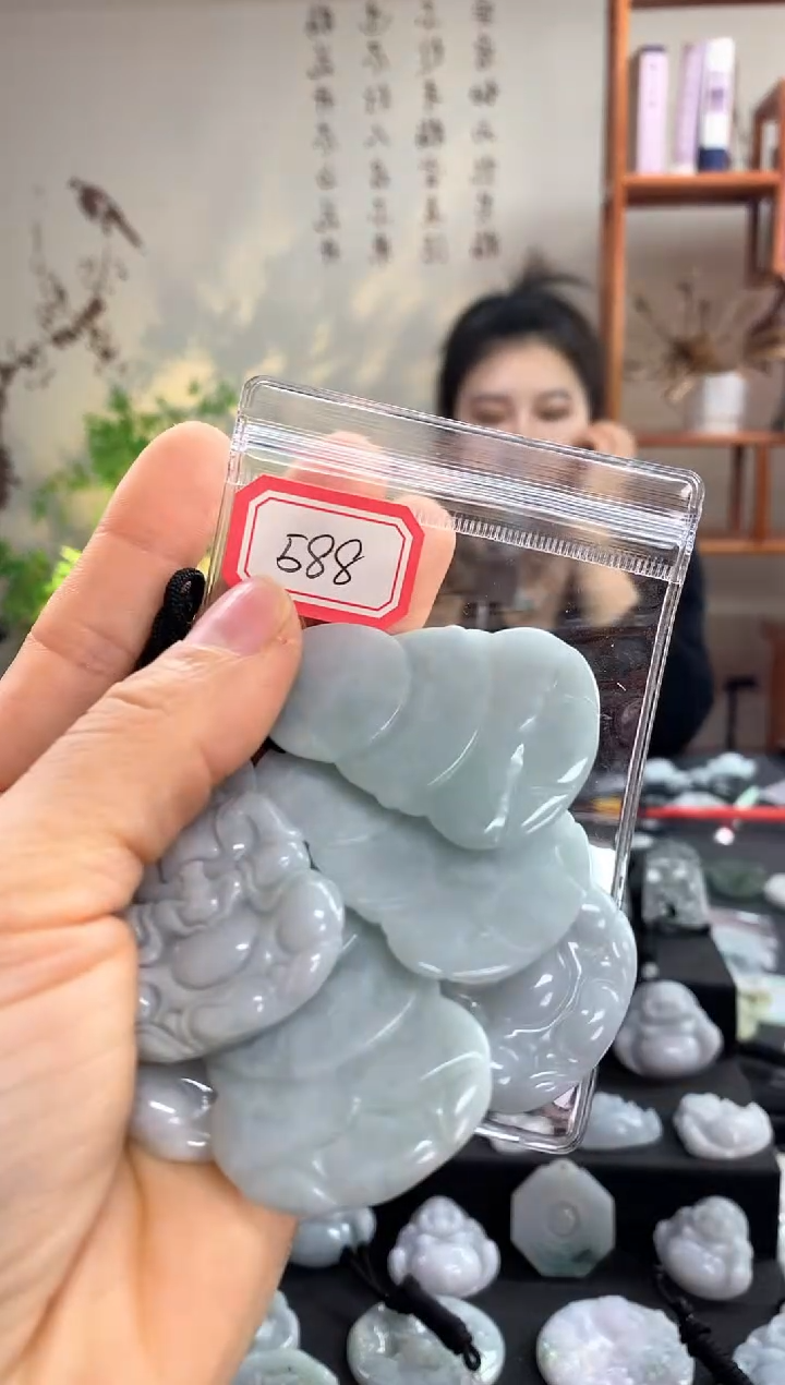 【闪购商品】翡翠颈饰未镶嵌观音 588多样性发一件