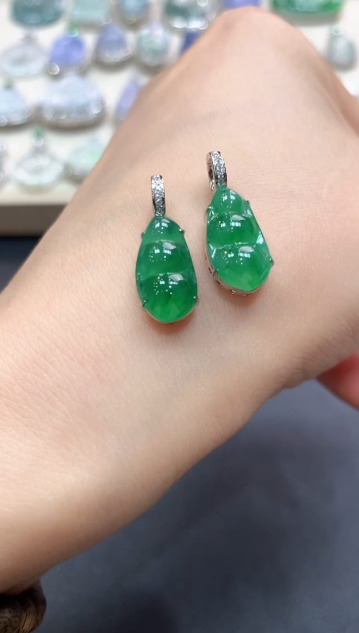 【闪购商品】翡翠吊坠(不含链)18K金镶嵌b14多样性一件发货