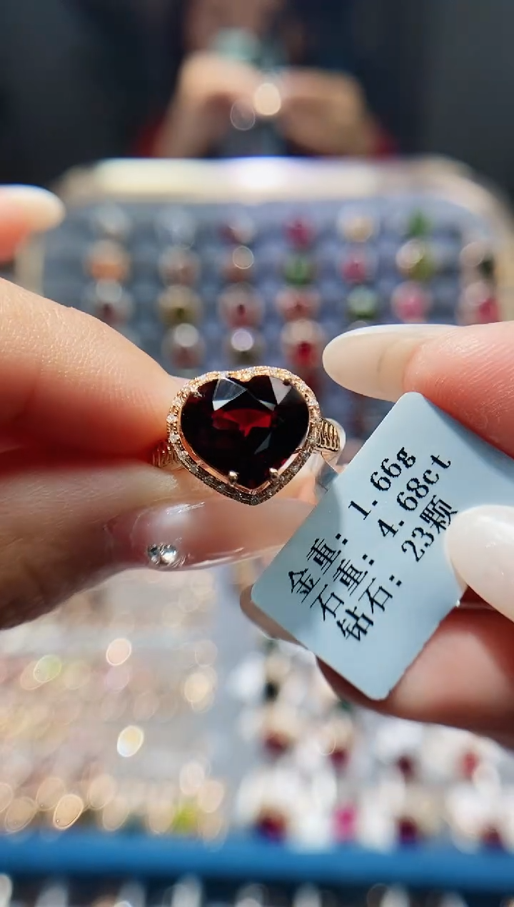 【闪购商品】石榴石戒指18K金镶嵌4.68.