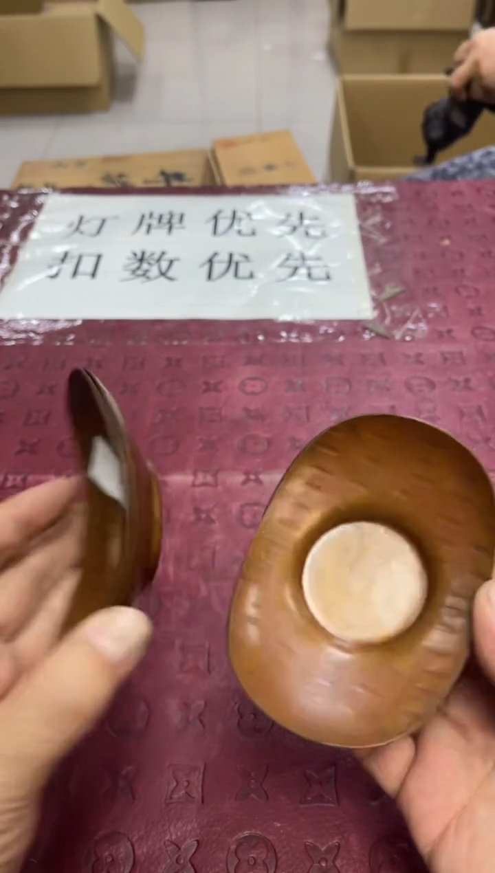 默认微瑕，no退no换，介意勿拍