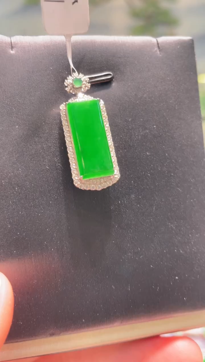 【闪购商品】翡翠颈饰18K金镶嵌A15天然A货翡翠