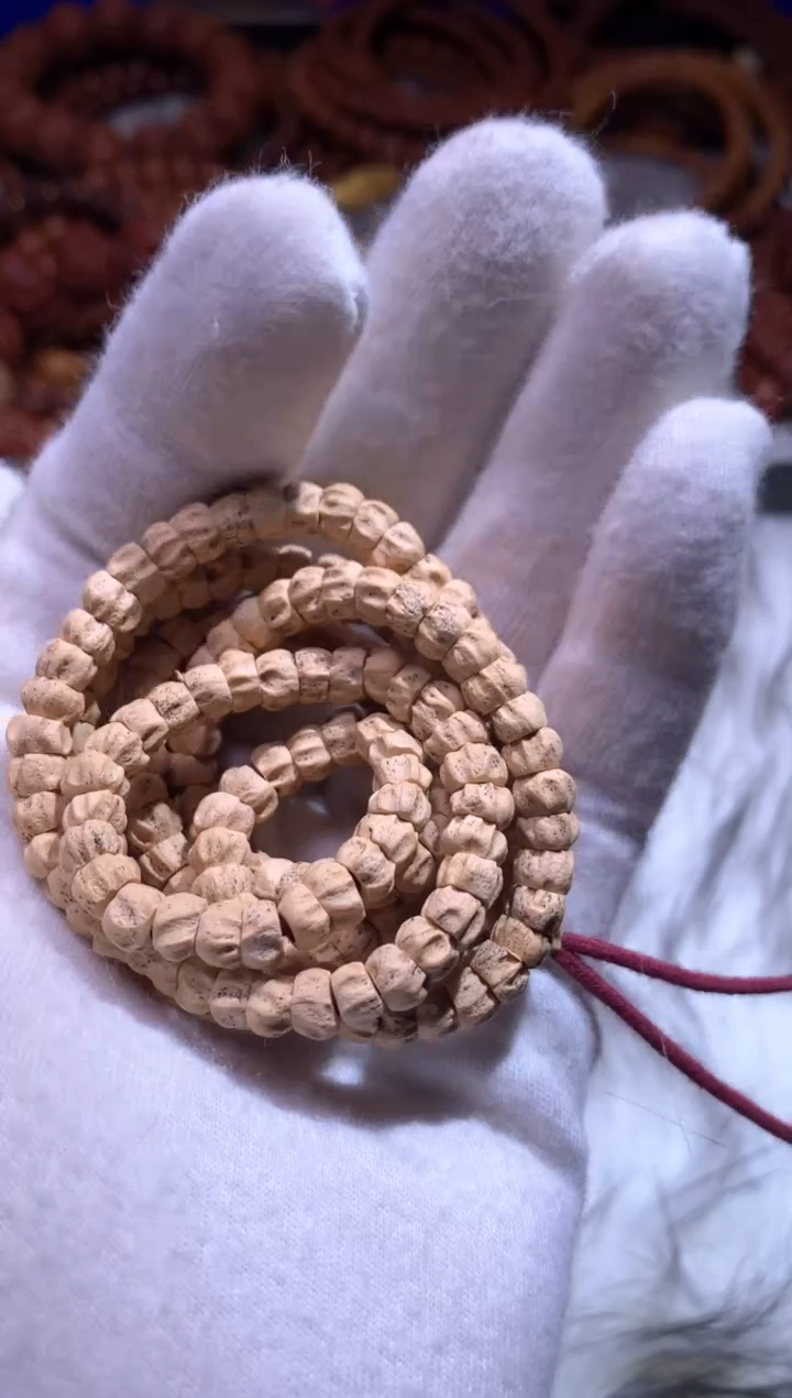 【闪购商品】猴头核桃吊坠柏香籽