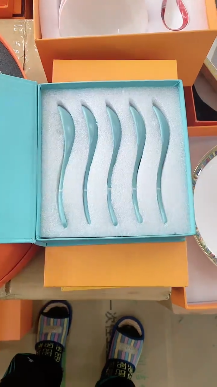 瓷片锅碗瓢盆一件不留@@1