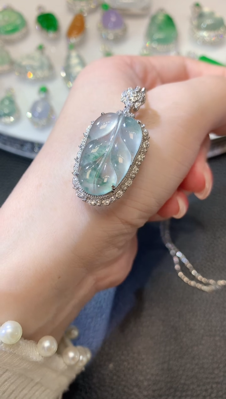 【闪购商品】翡翠吊坠(不含链)18K金镶嵌A21 多样性发货一件