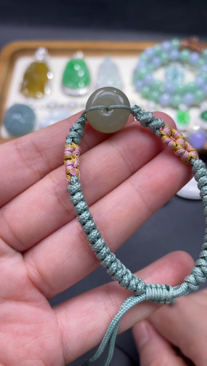 【闪购商品】翡翠手链未镶嵌100........