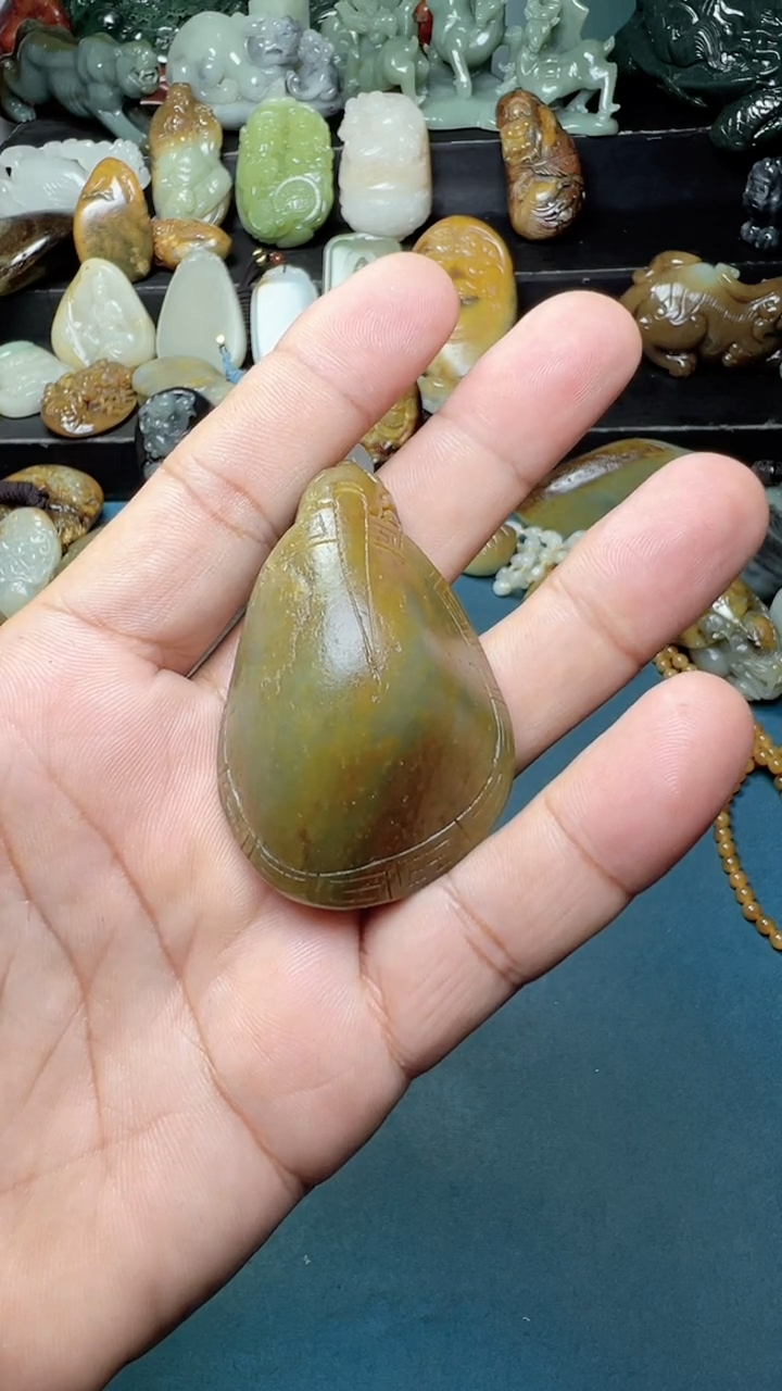 未镶嵌和田玉把件-