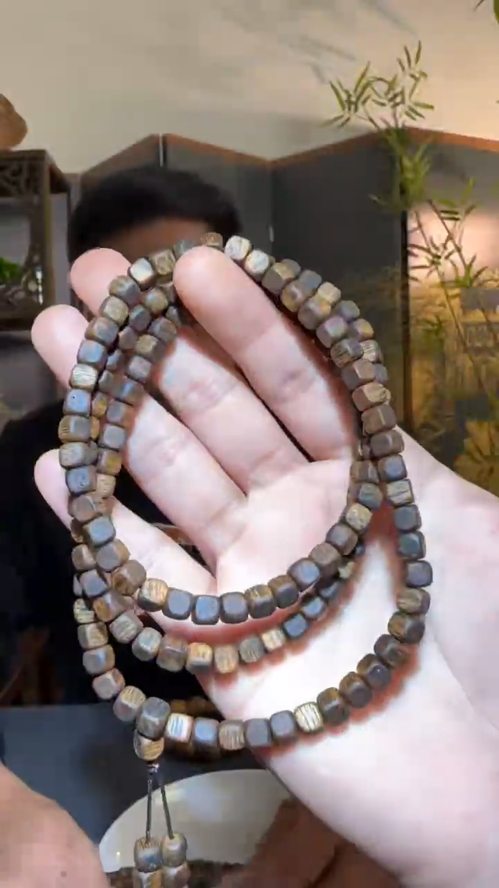 【闪购商品】沉香手串多圈张勺子方浮0.5/15g多样性发一条