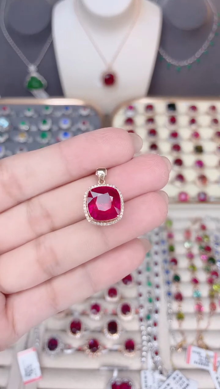 18K金镶嵌碧玺吊坠碧玺请****我.