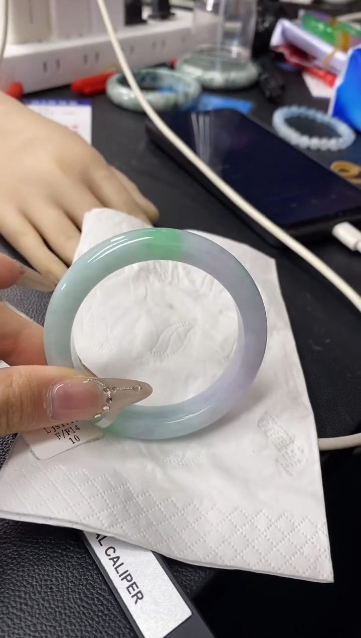 【闪购商品】翡翠手镯未镶嵌翡翠