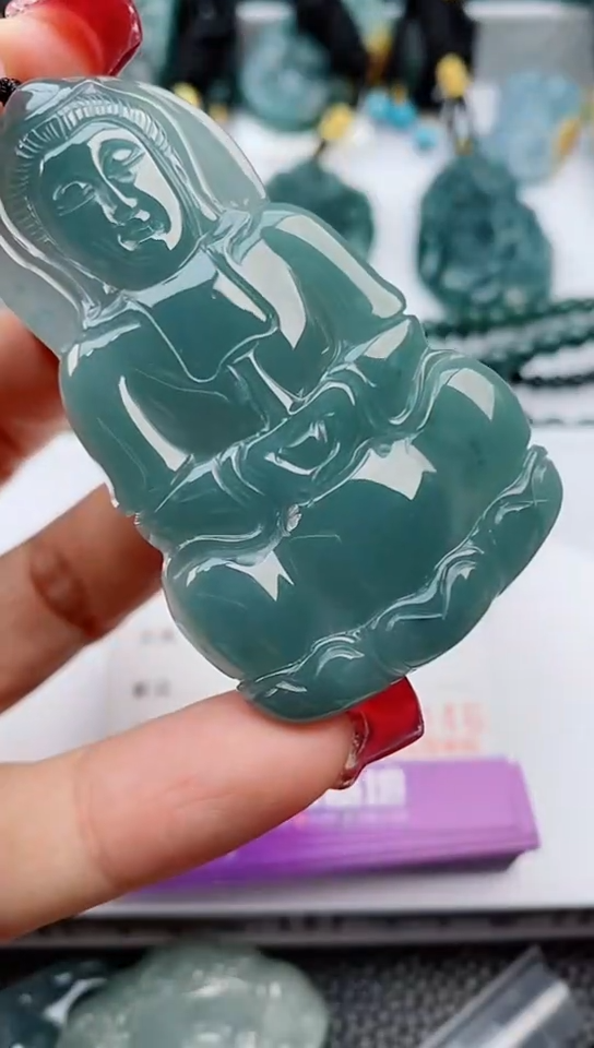 【闪购商品】翡翠颈饰未镶嵌             
