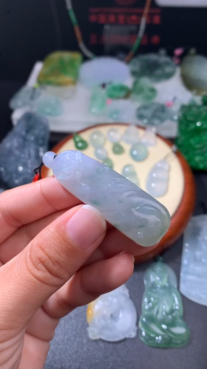 未镶嵌定制翡翠      