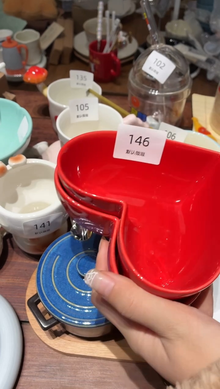 瓷146红色爱心碗2个装