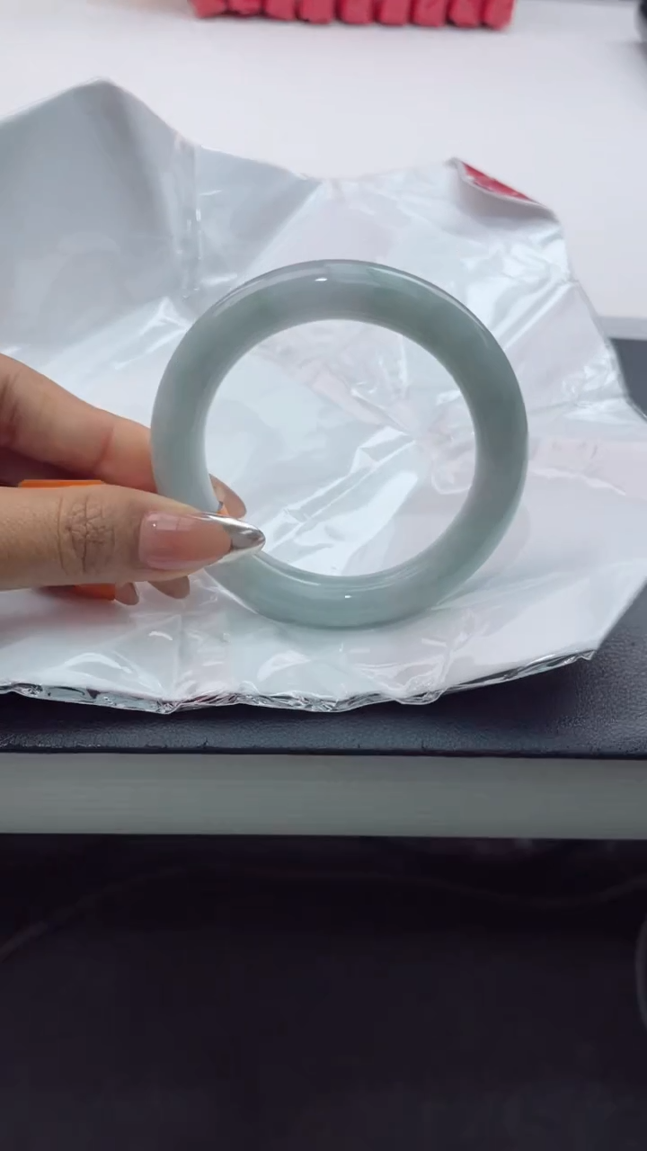 【闪购商品】翡翠手镯未镶嵌6翡翠手镯（微瑕）