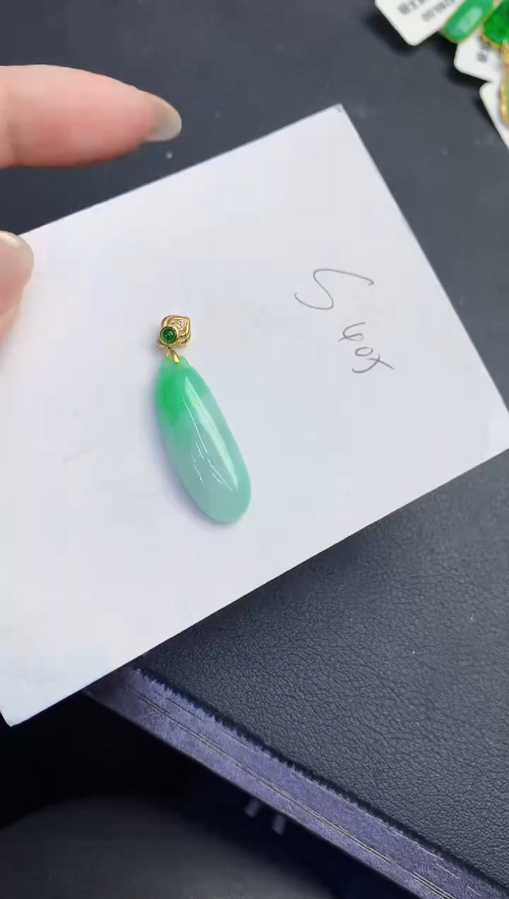 颈饰未镶嵌翡翠缅甸天然翡翠A货