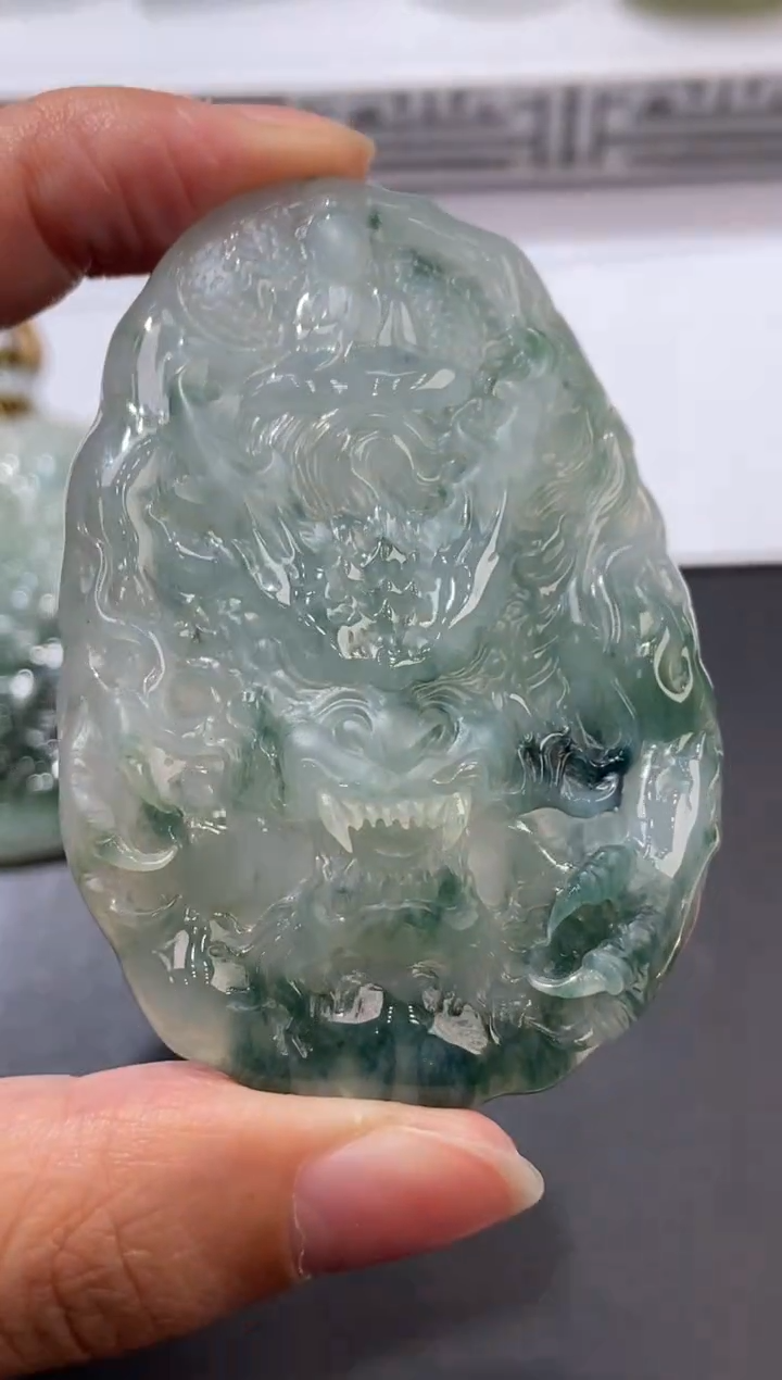 未镶嵌挂件翡翠379582   多人