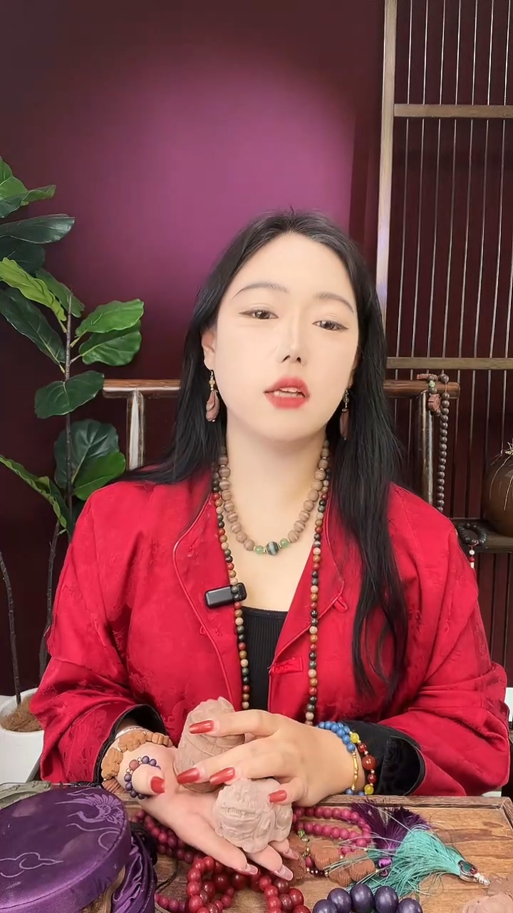珠串白龙涎一桶金摆件