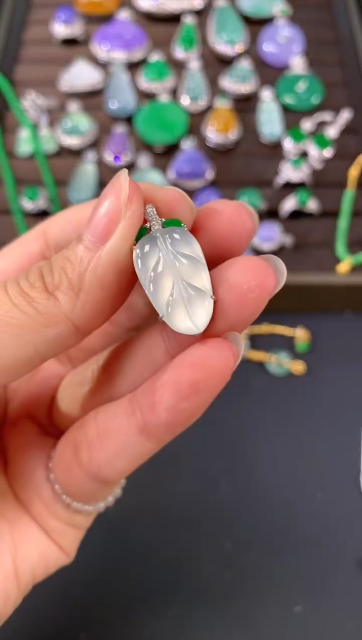 【闪购商品】翡翠吊坠(不含链)18K金镶嵌A697|6980