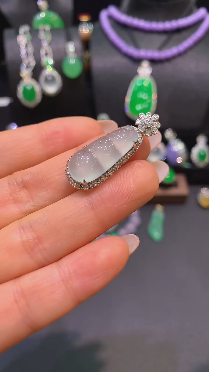 吊坠(不含链)18K金镶嵌翡翠吊坠