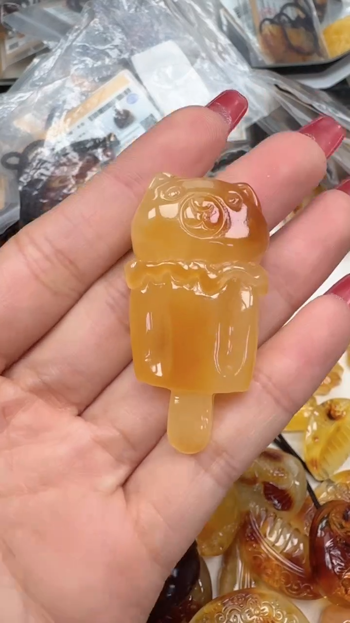 裸石琥珀未镶嵌如图