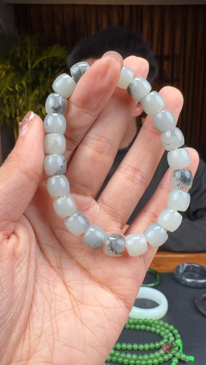 【闪购商品】和田玉100未镶嵌2.11维嘉多样性发货