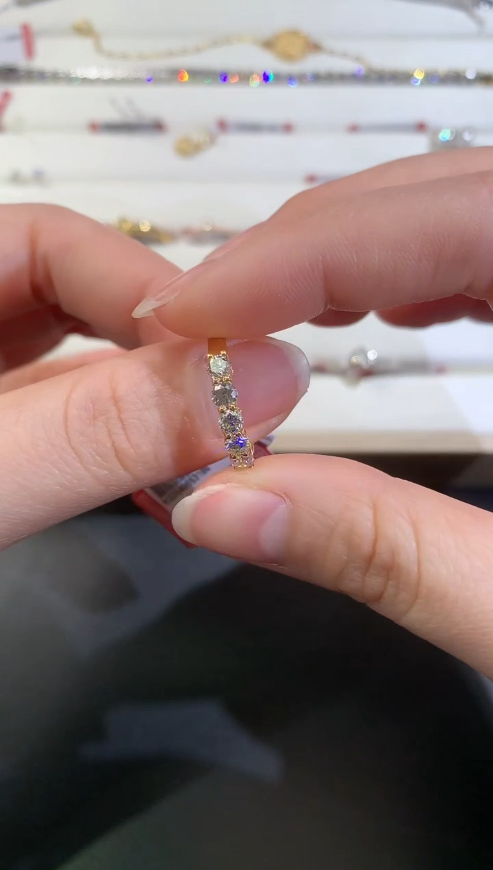 【闪购商品】钻石戒指18K金镶嵌Z174|5980