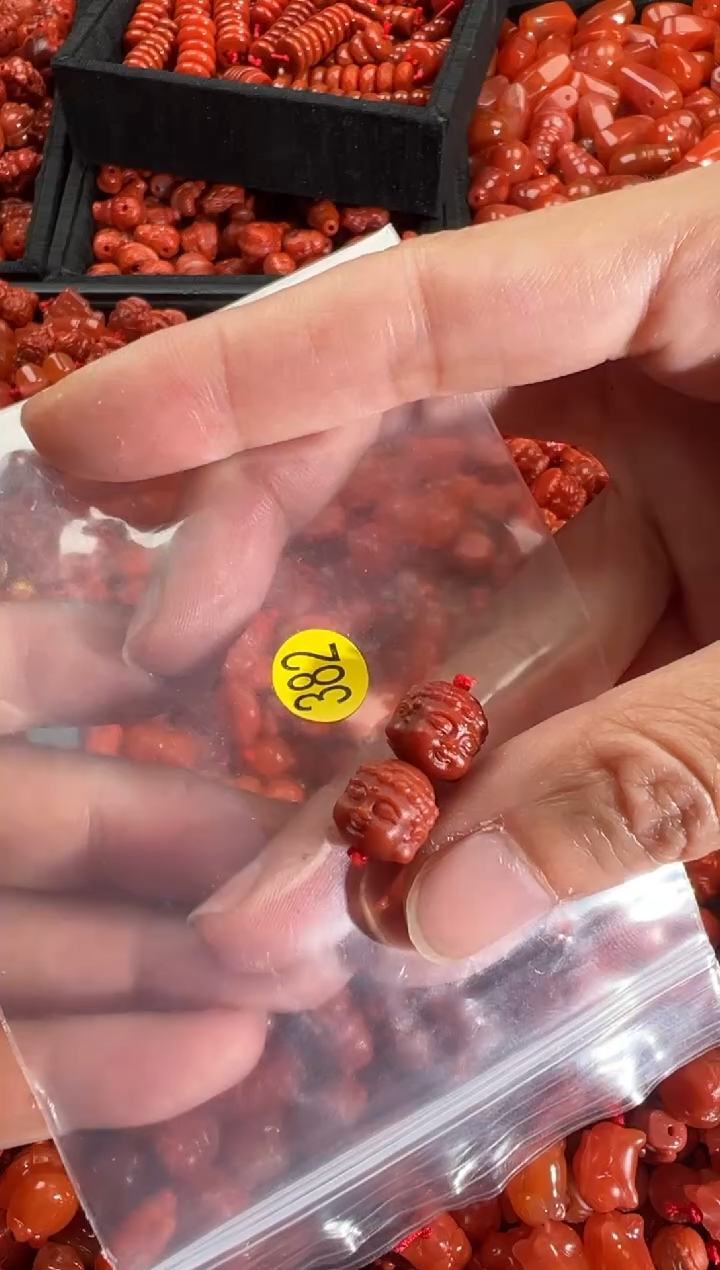 【闪购商品】南红玛瑙颈饰未镶嵌1