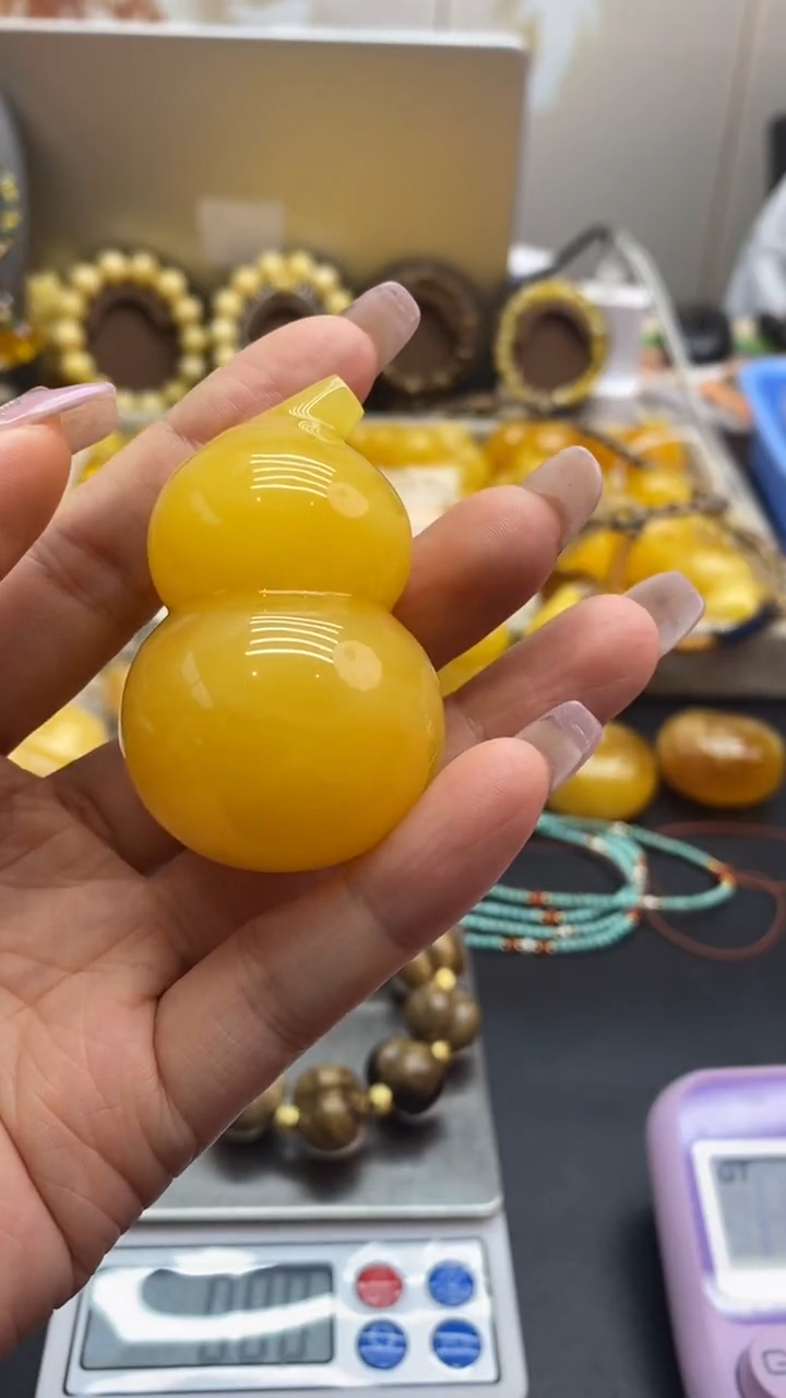 琥珀未镶嵌珠宝奇石2640