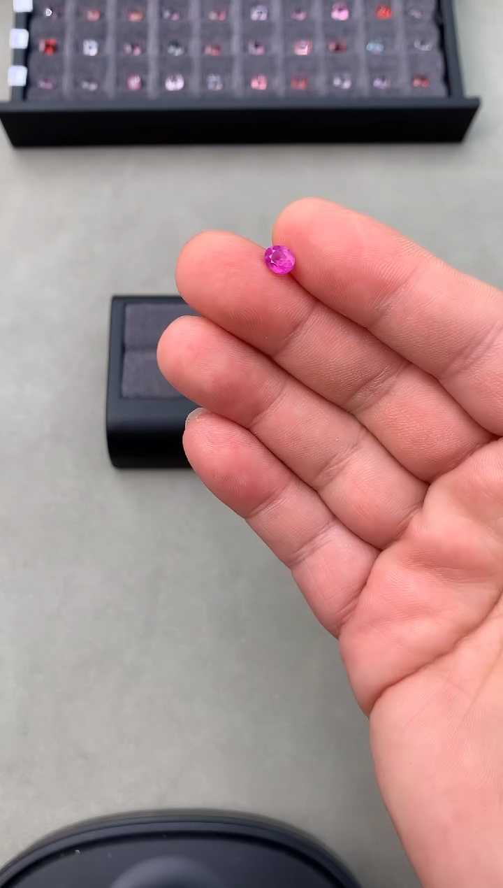 【闪购商品】定制蓝宝石裸石未镶嵌0.82ct 缅甸无烧彩色蓝宝石