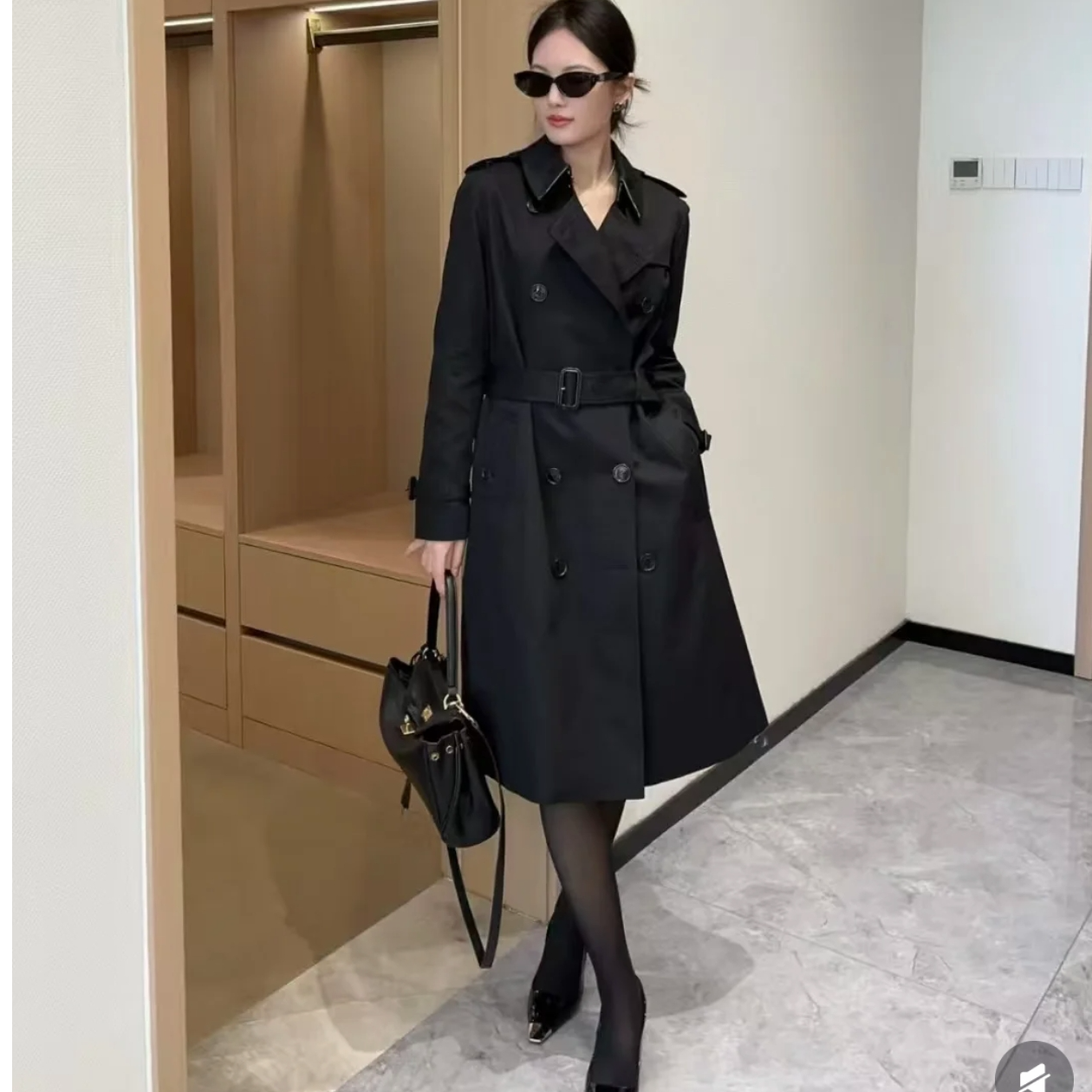 95新 BURBERRY/博柏利 博柏利 黑色双皇冠双排扣风衣 UK8码 11200