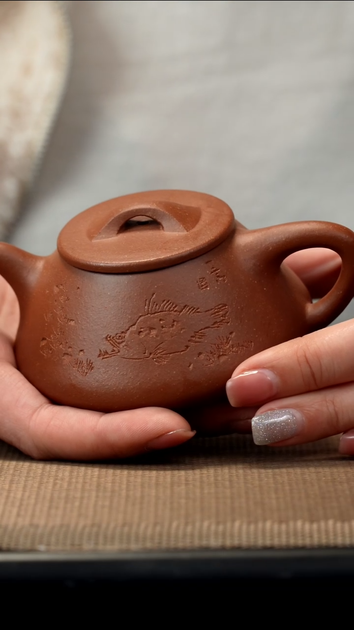 紫砂茶盏降坡刻绘石瓢150CC