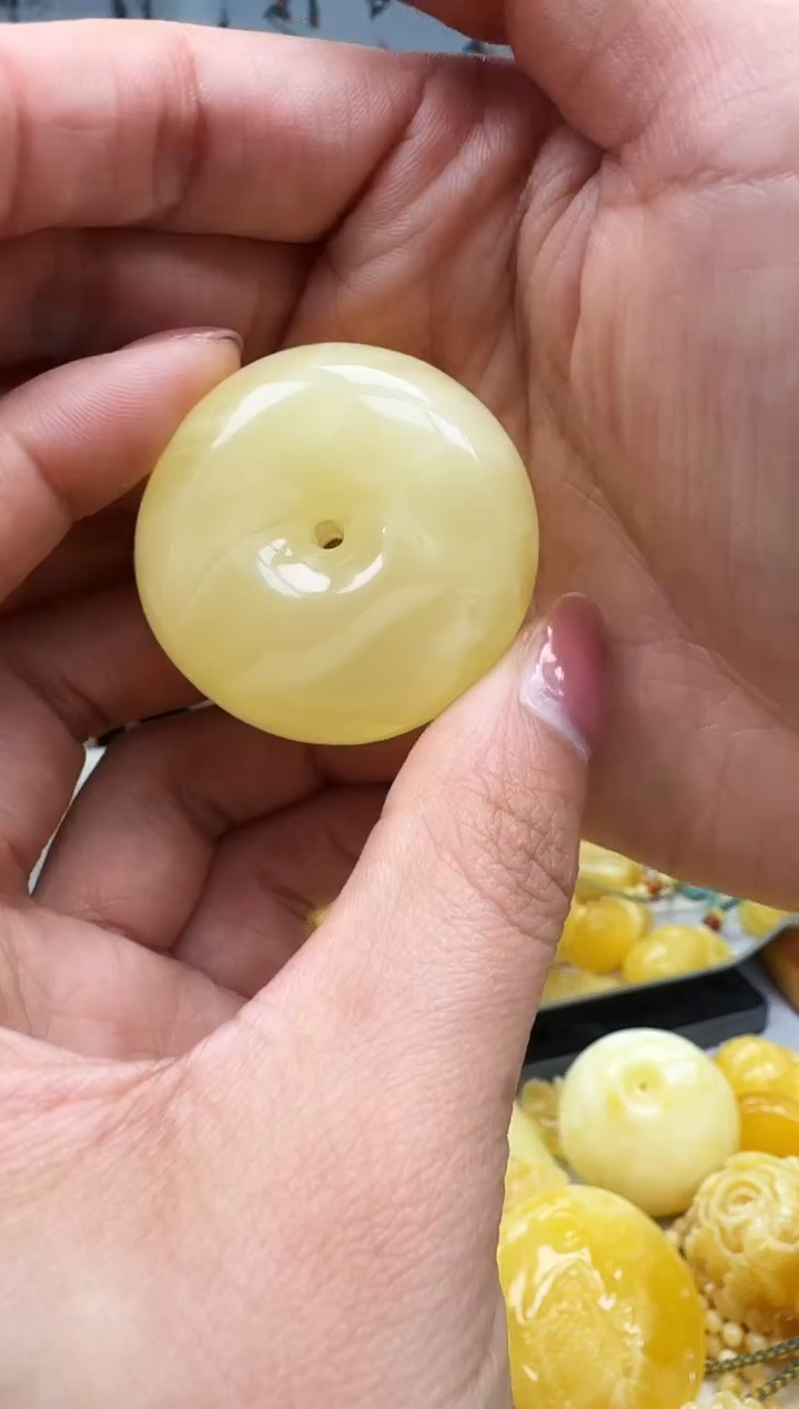 【闪购商品】琥珀裸石未镶嵌挂坠