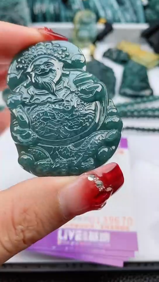 【闪购商品】翡翠颈饰未镶嵌              