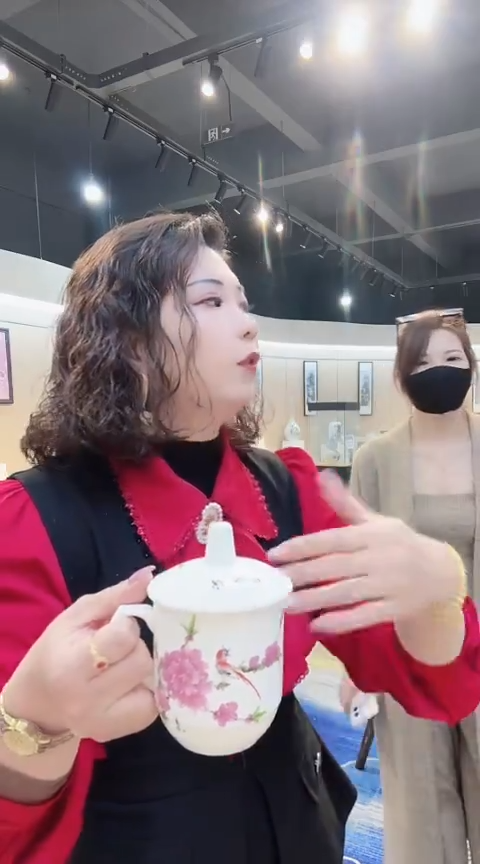 景德镇陶瓷水点桃花办公杯