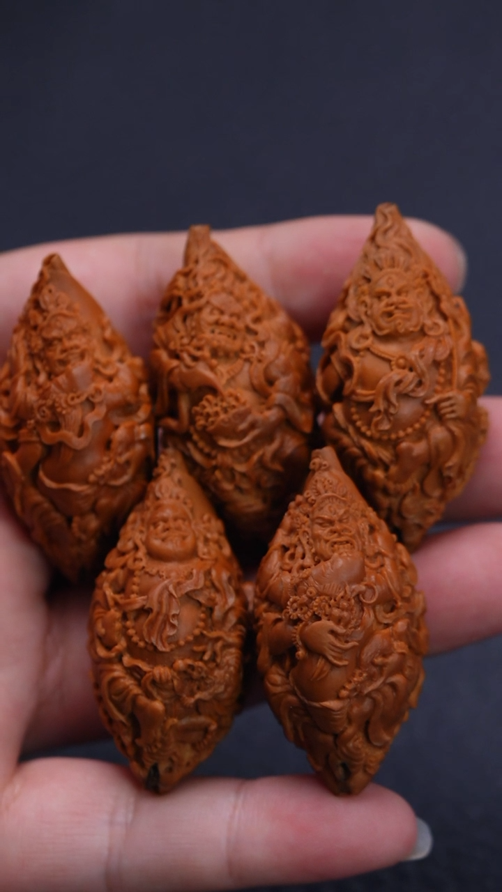 【闪购商品】橄榄核其他2.4满工整身无色财神手串