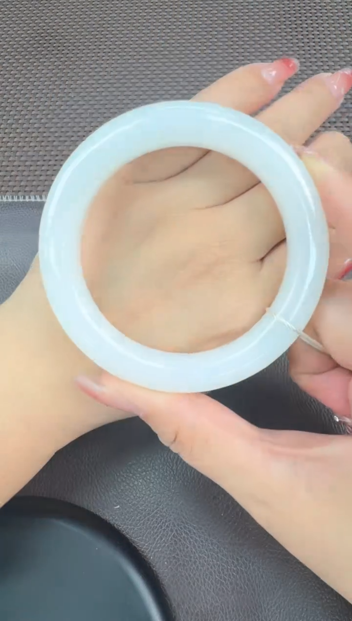 【闪购商品】和田玉手镯未镶嵌60