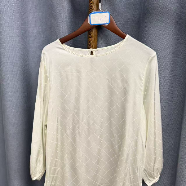 (瑕疵）2025秋季新款休闲时尚圆领桑蚕丝七分袖花萝上衣女Y160