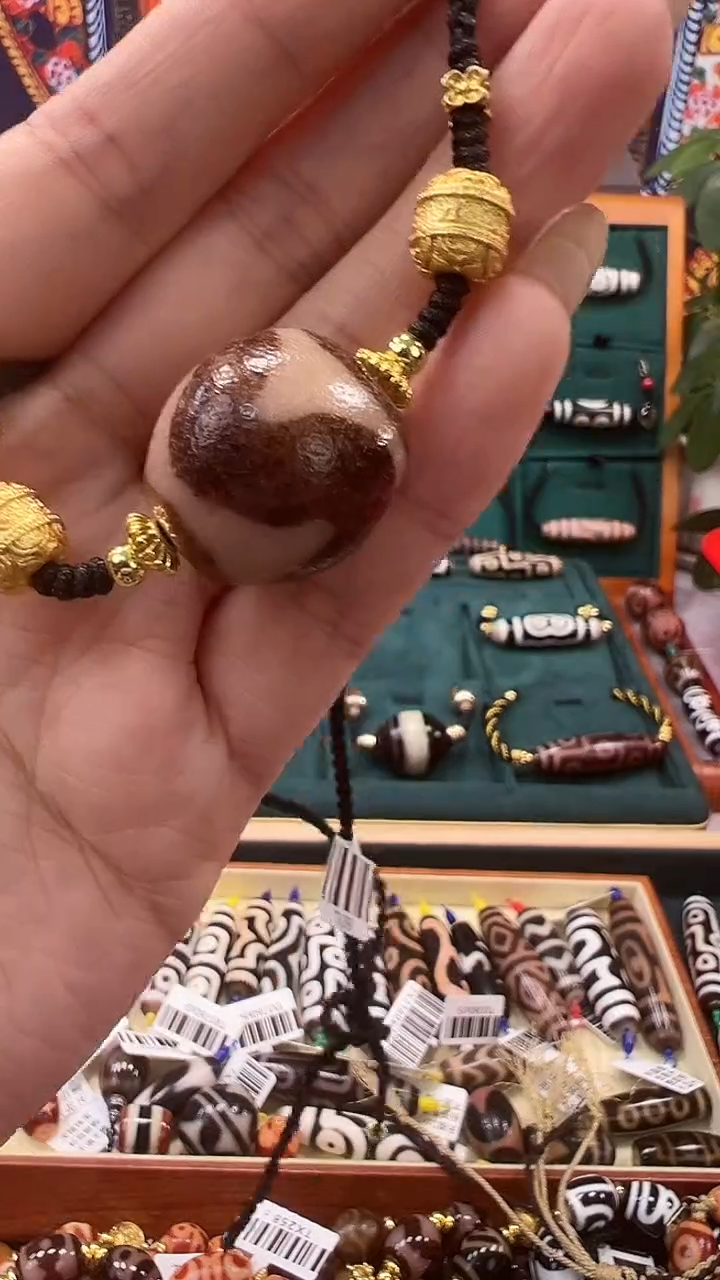 玛瑙/玉髓（覆膜）颈饰合金:*18（微瑕）