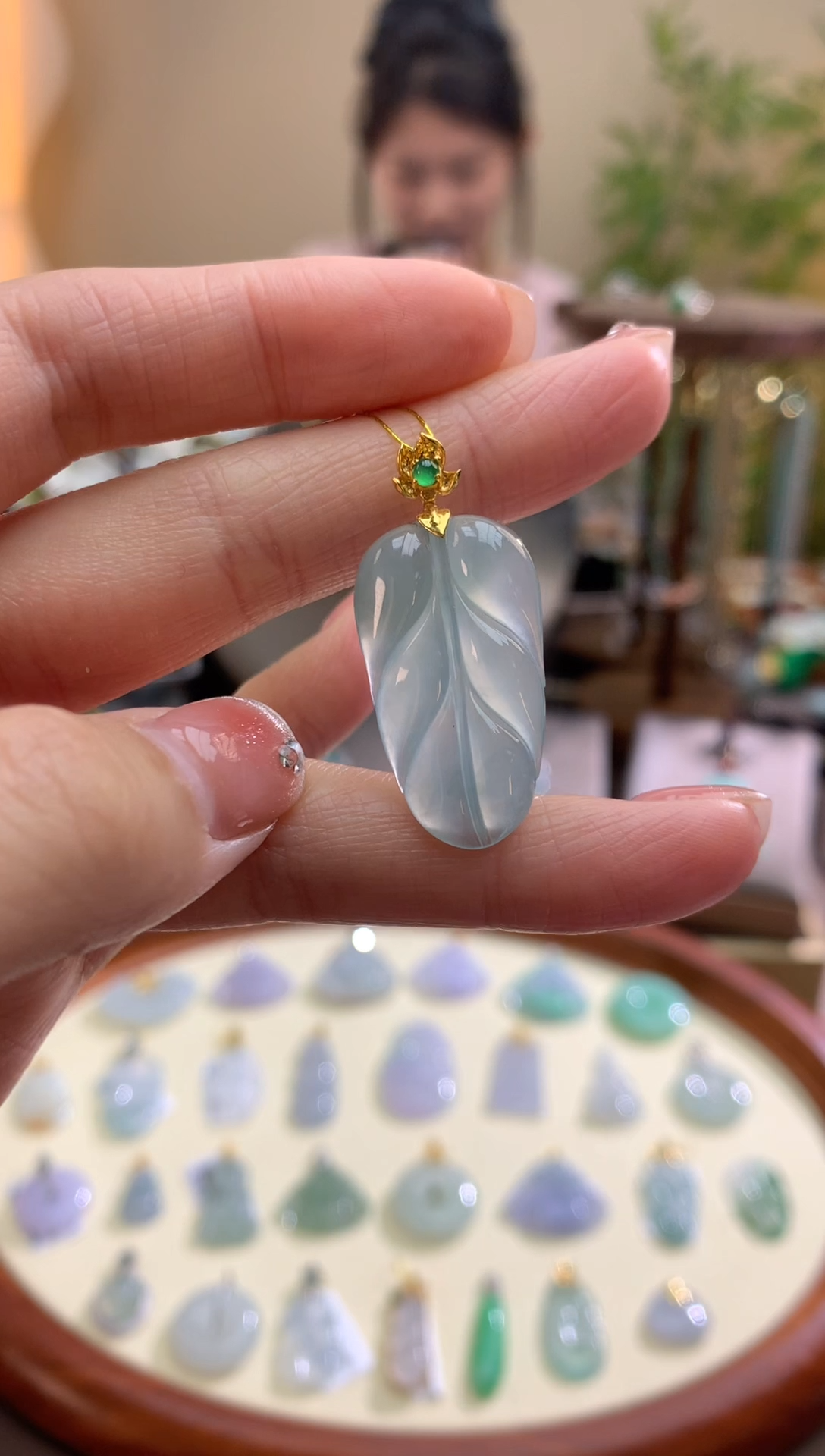 【闪购商品】翡翠颈饰18K金镶嵌叶子