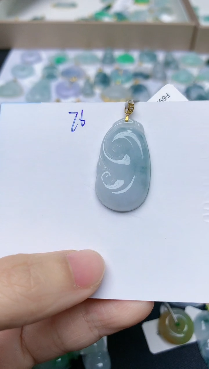 【闪购商品】翡翠颈饰18K金镶嵌天然翡翠A货    