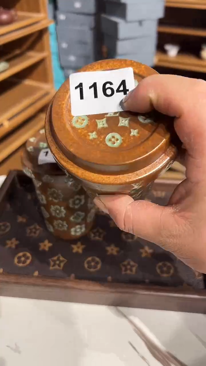 龙泉窑老花奶茶杯微瑕1164