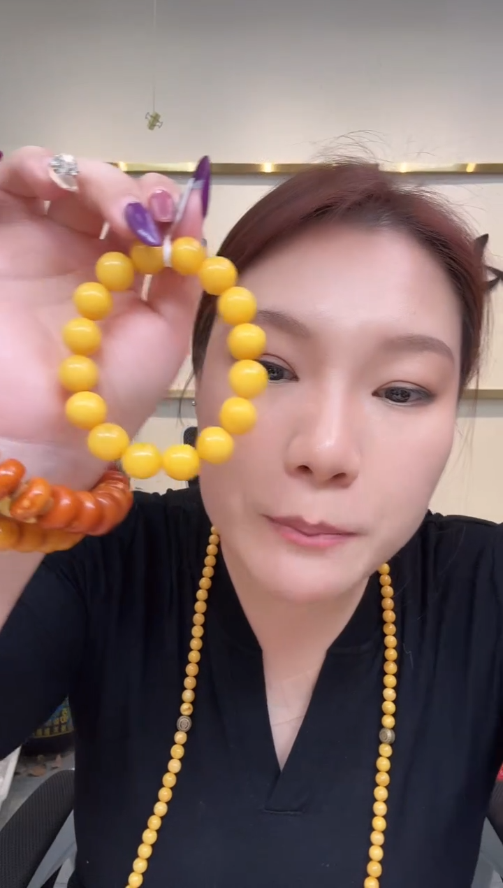 【闪购商品】琥珀手串未镶嵌72             